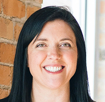 Sophie Hartwell, responsable du support client, portrait de membre de l'équipe de service